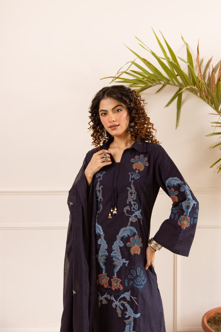 Karen trypan embroidery cotton suit set