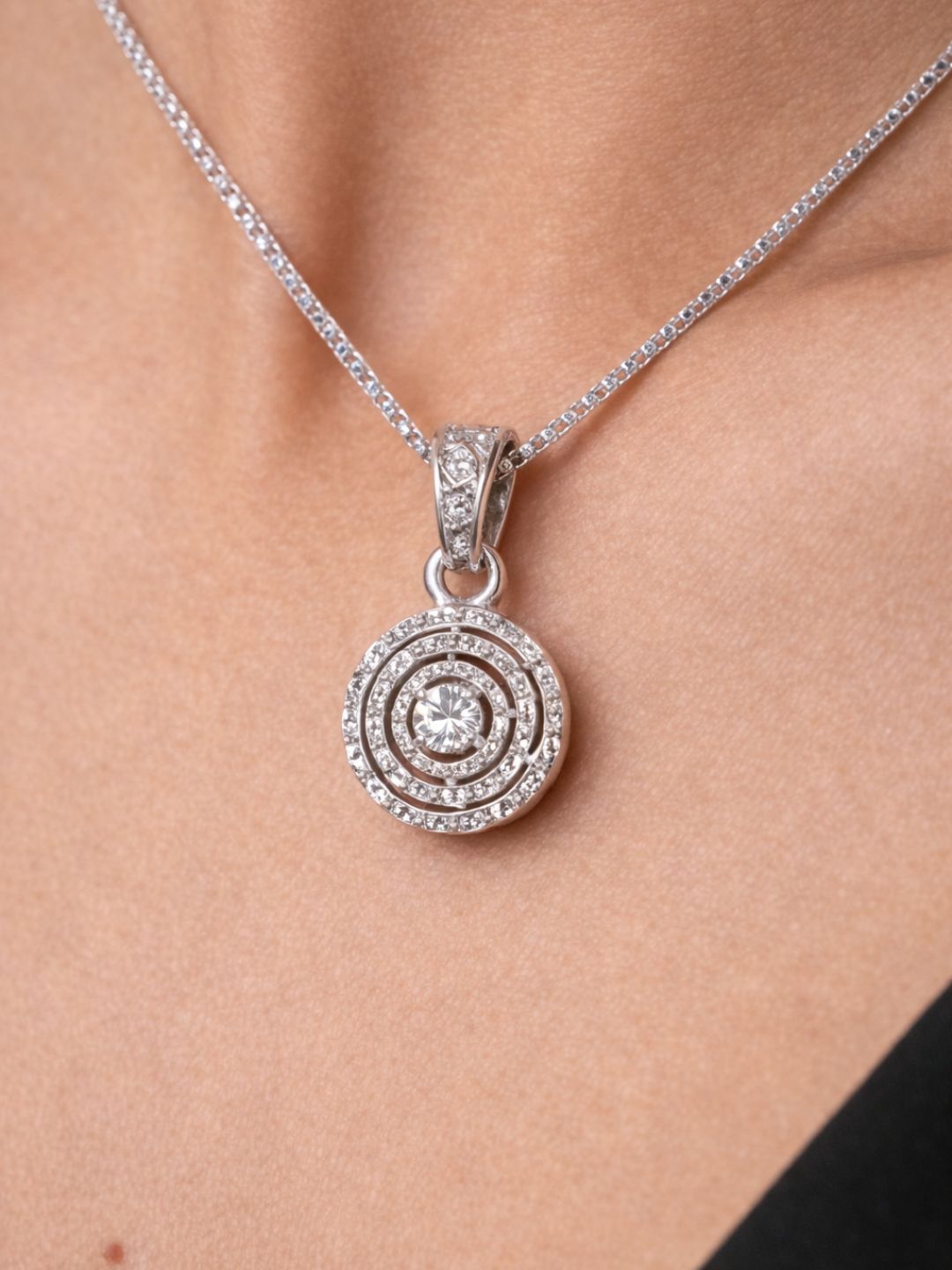 Alankrita Diamond earing & pendant stud