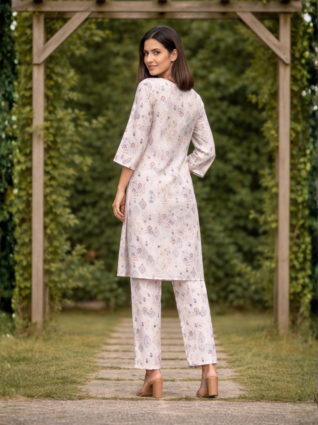 Bindiya Pearl Linen Printed Kurta Pant Set