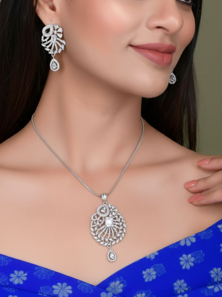 Savana Diamond Earing & Pendant Set