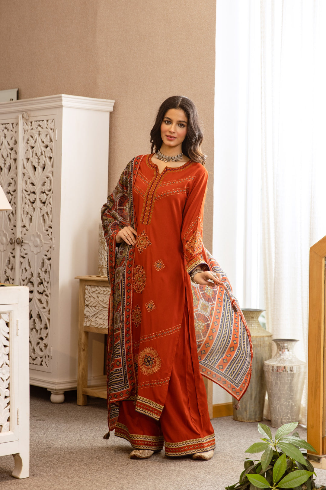 Karen cadmium embroidery cotton suit set