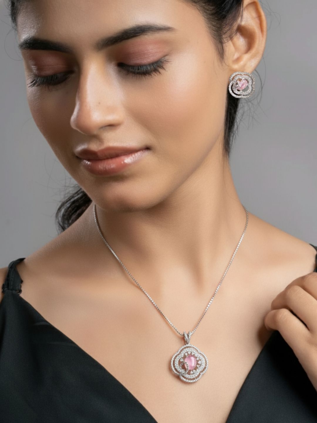 Savana Diamond Earing & Pendant Set