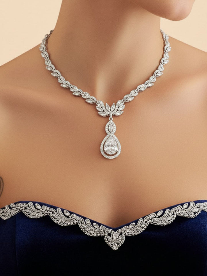 Antaara Diamond Necklace with Earings