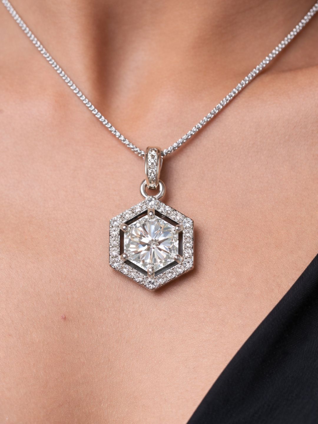 Alankrita Diamond earing & pendant stud