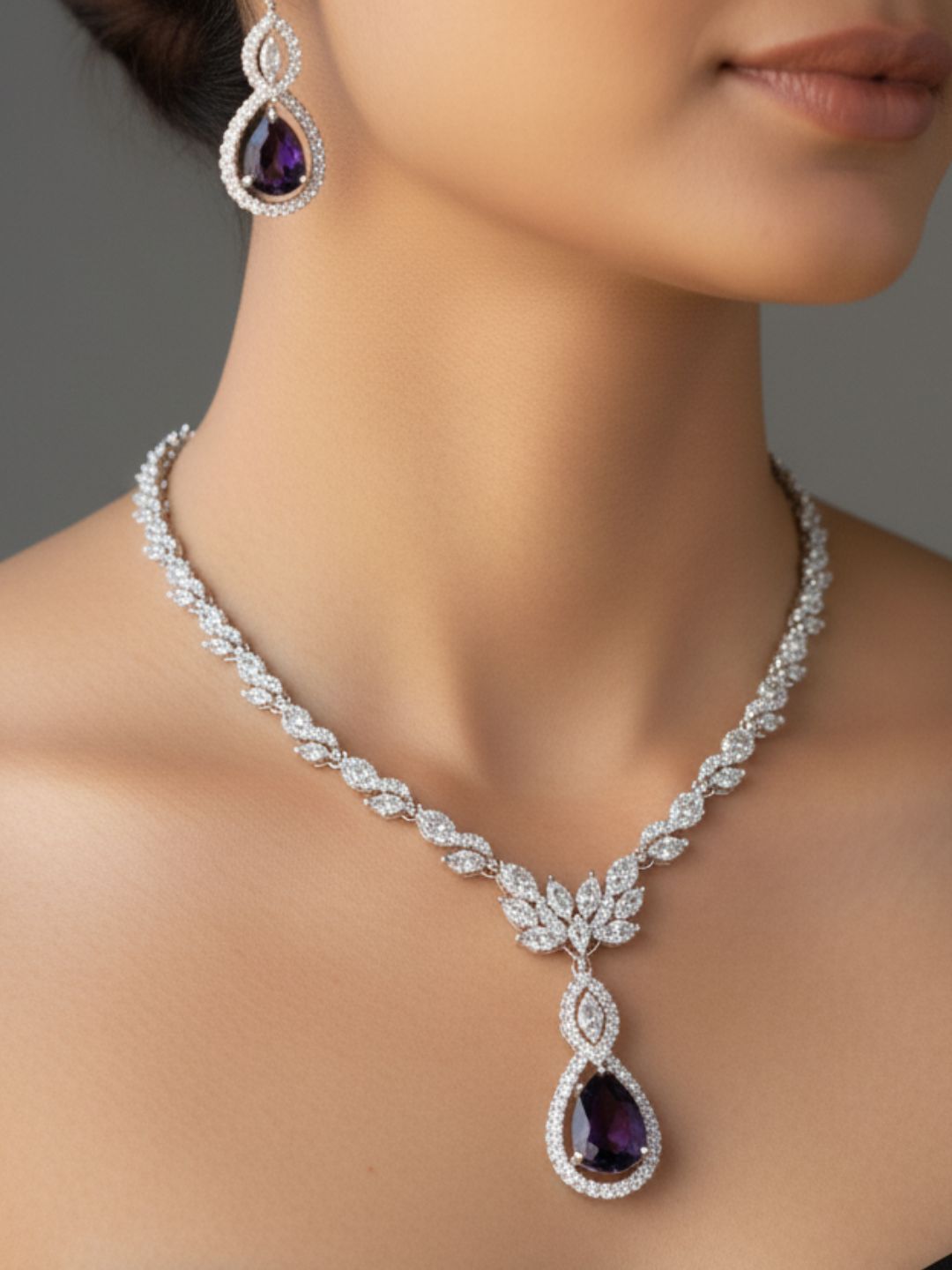 Antaara Diamond Necklace with Earings
