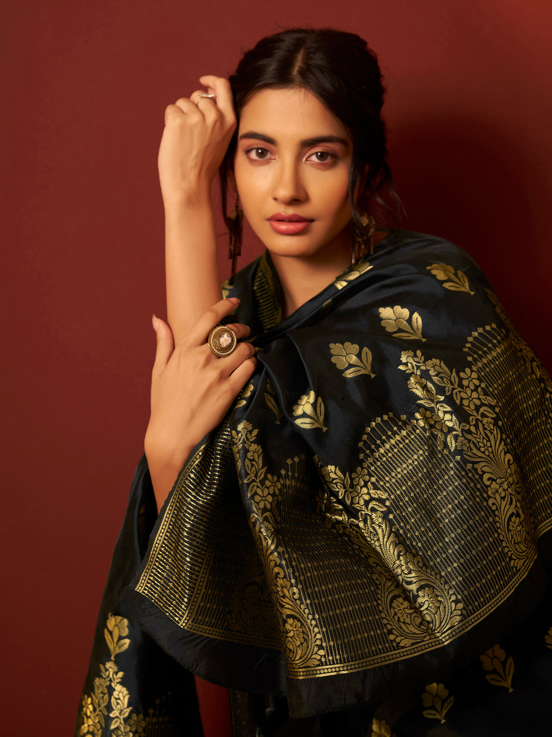 Nisha Onyx Heavy Suit Set