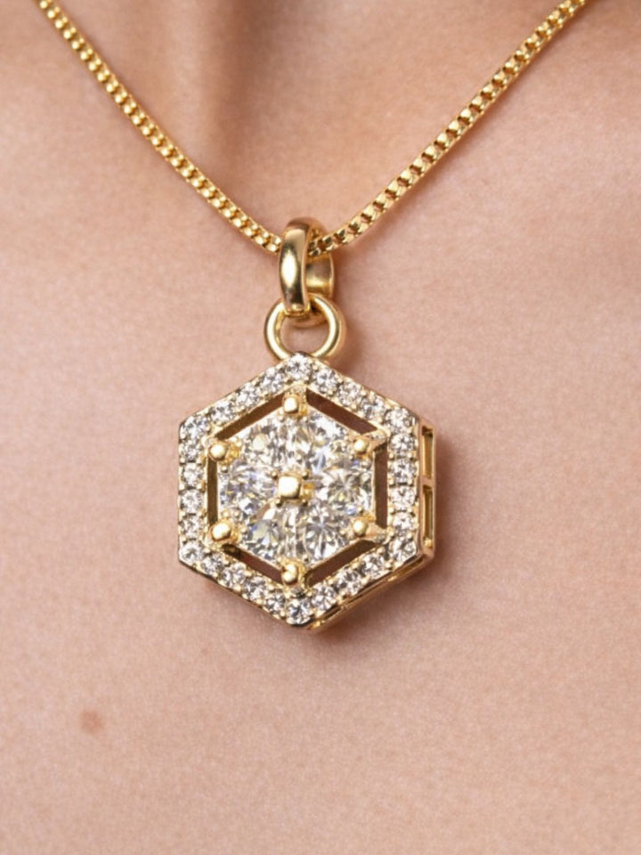 Alankrita Diamond earing & pendant stud