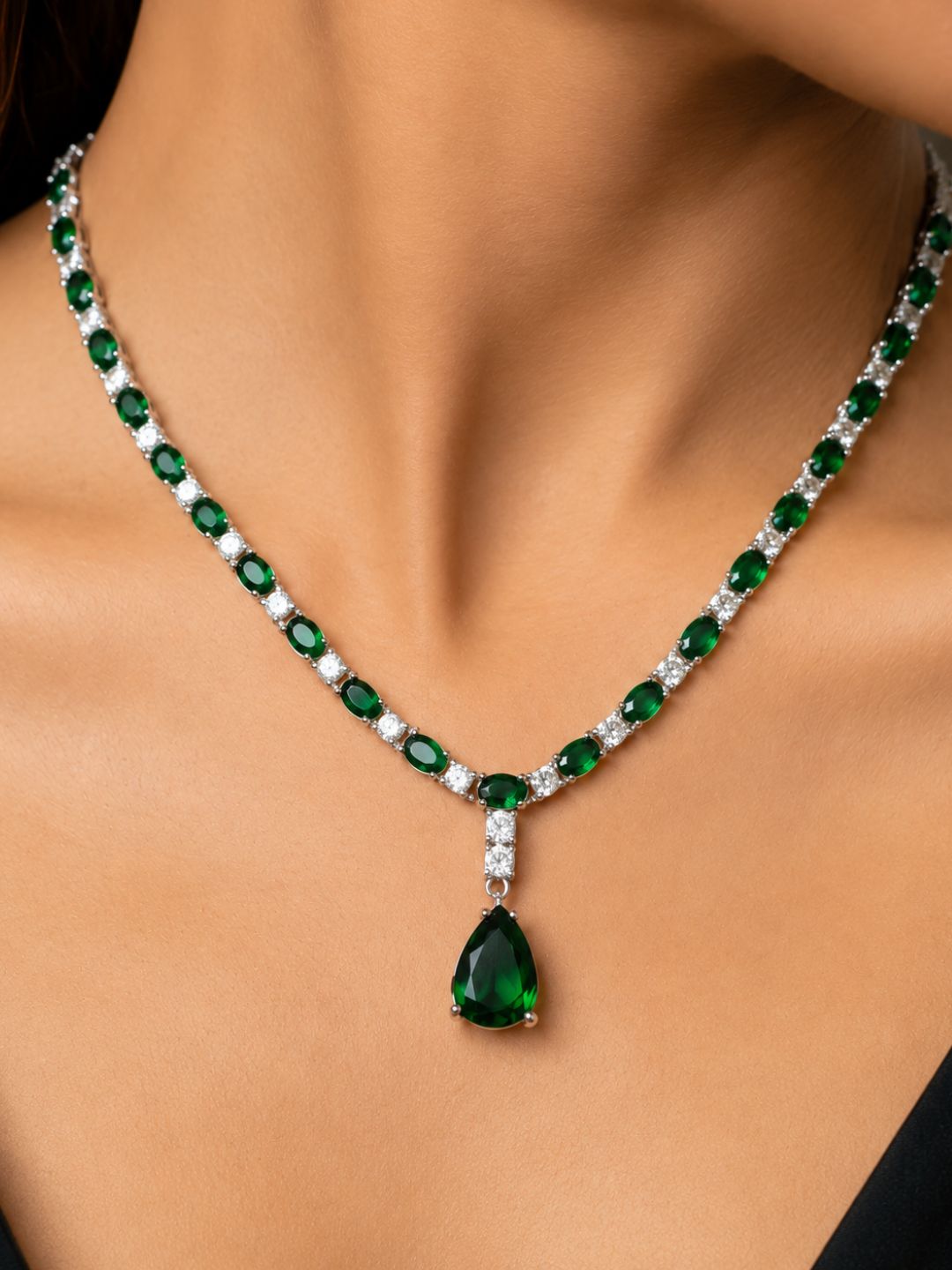 Nayra diamond necklace with earings set