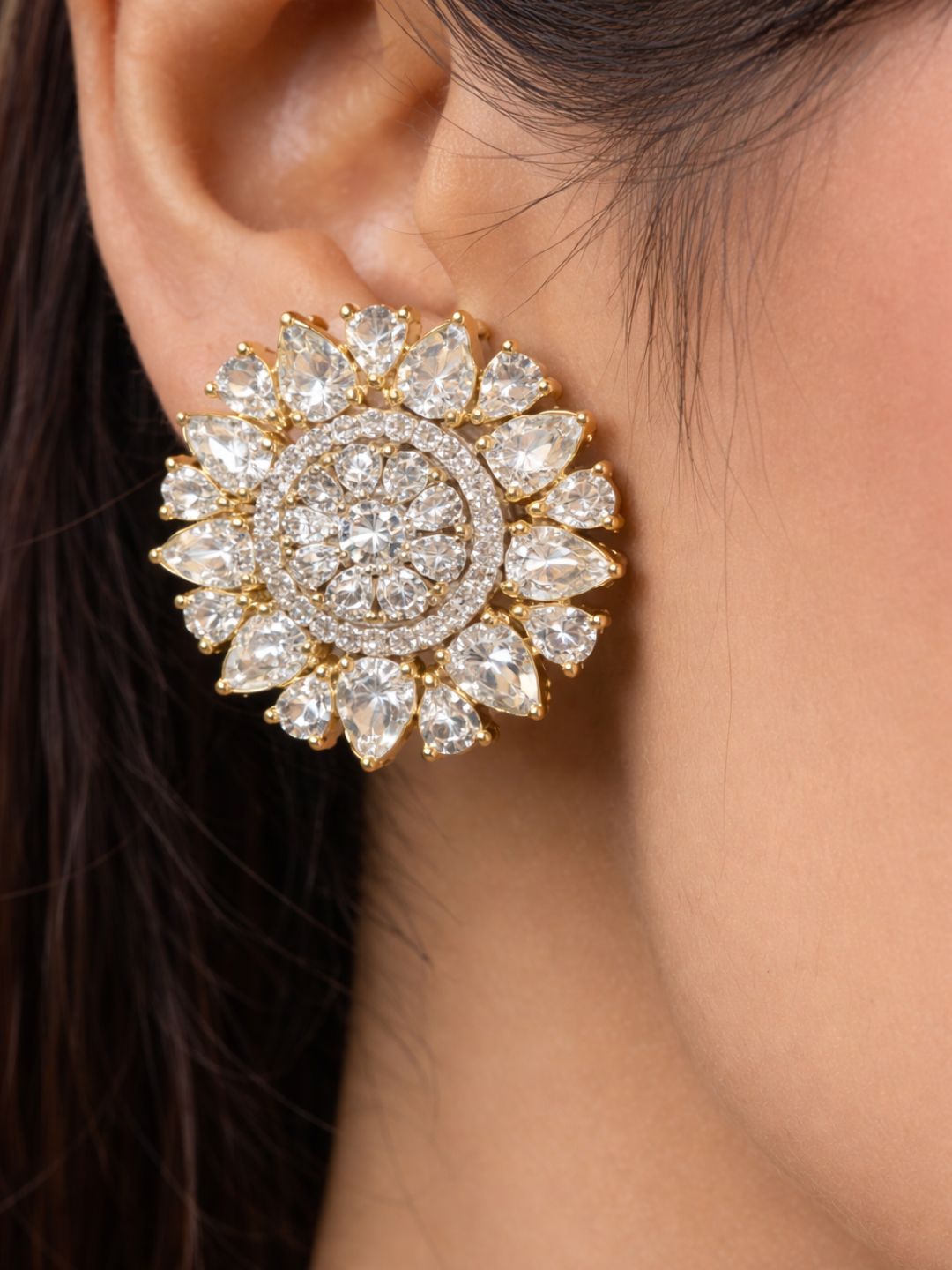 Nayra diamond pendant with earings set