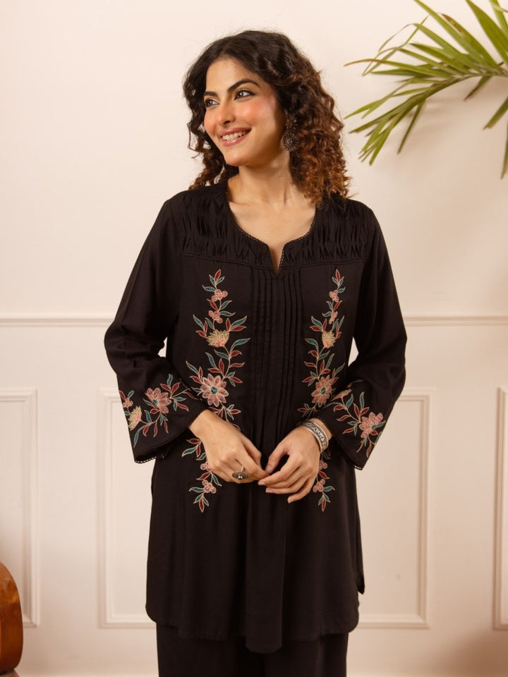 Karen soot embroidery cotton co-ord set