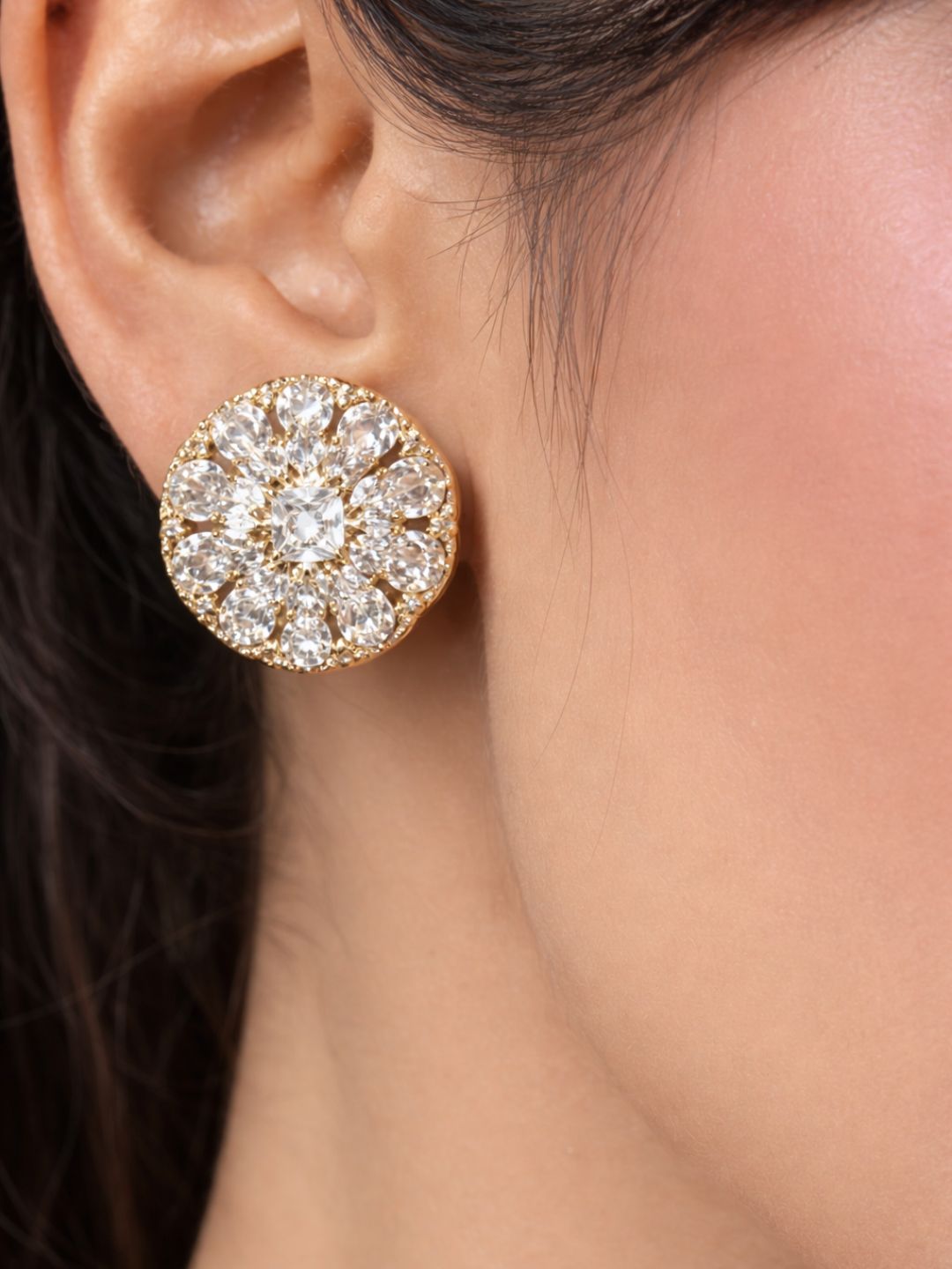 Nayra diamond pendant with earings set