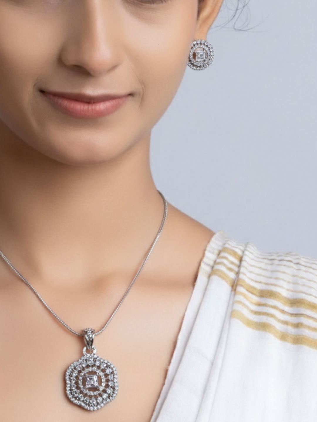 Savana Diamond Earing & Pendant Set