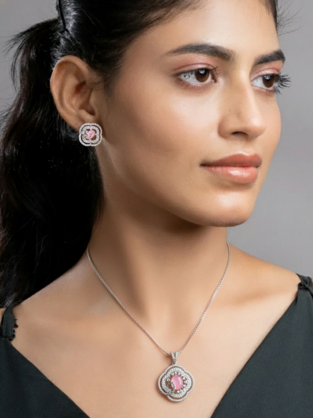 Savana Diamond Earing & Pendant Set