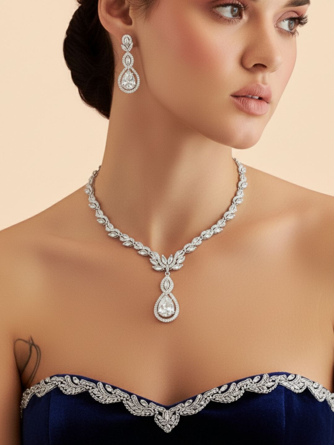 Antaara Diamond Necklace with Earings