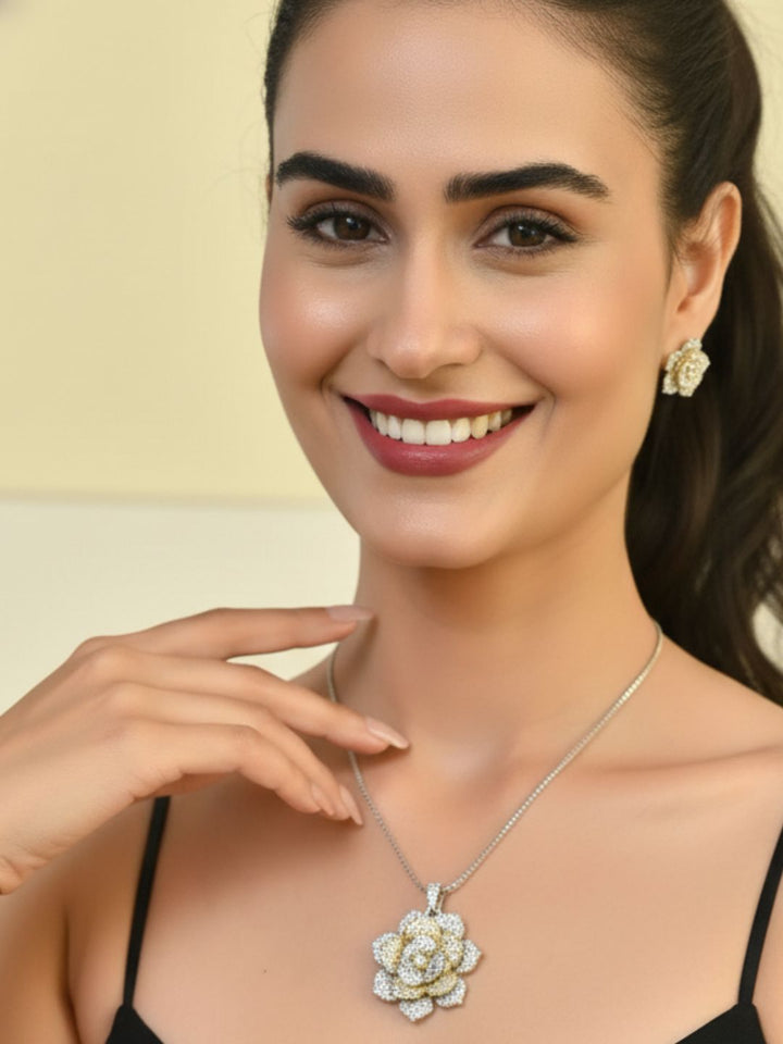 Savana Diamond Earing & Pendant Set