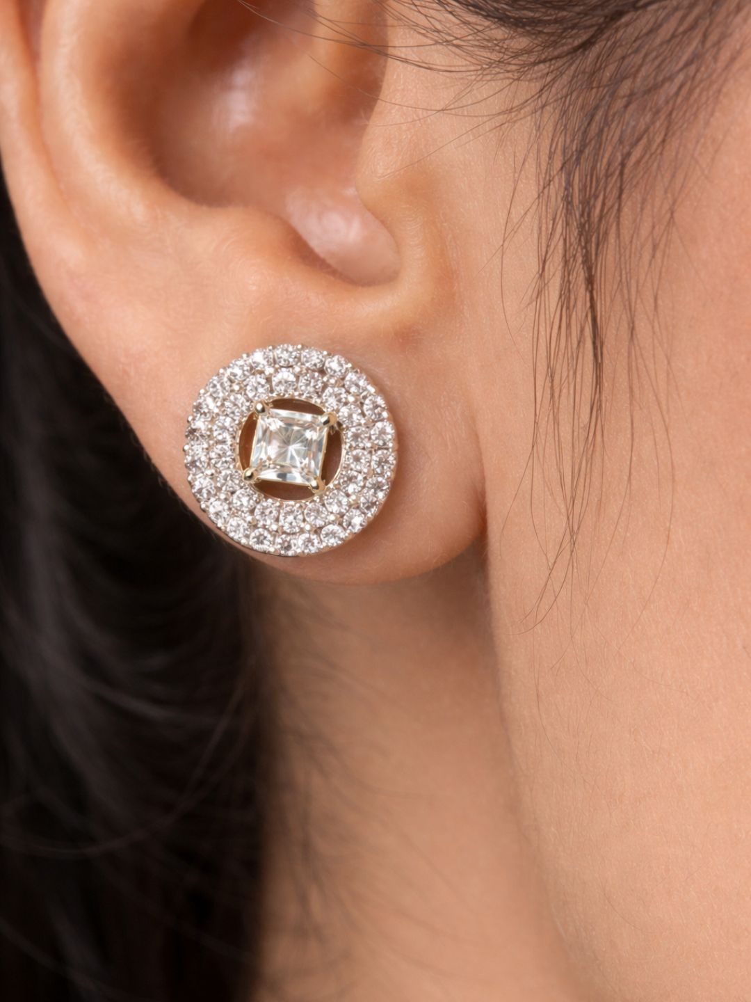 Alankrita Diamond earing & pendant stud