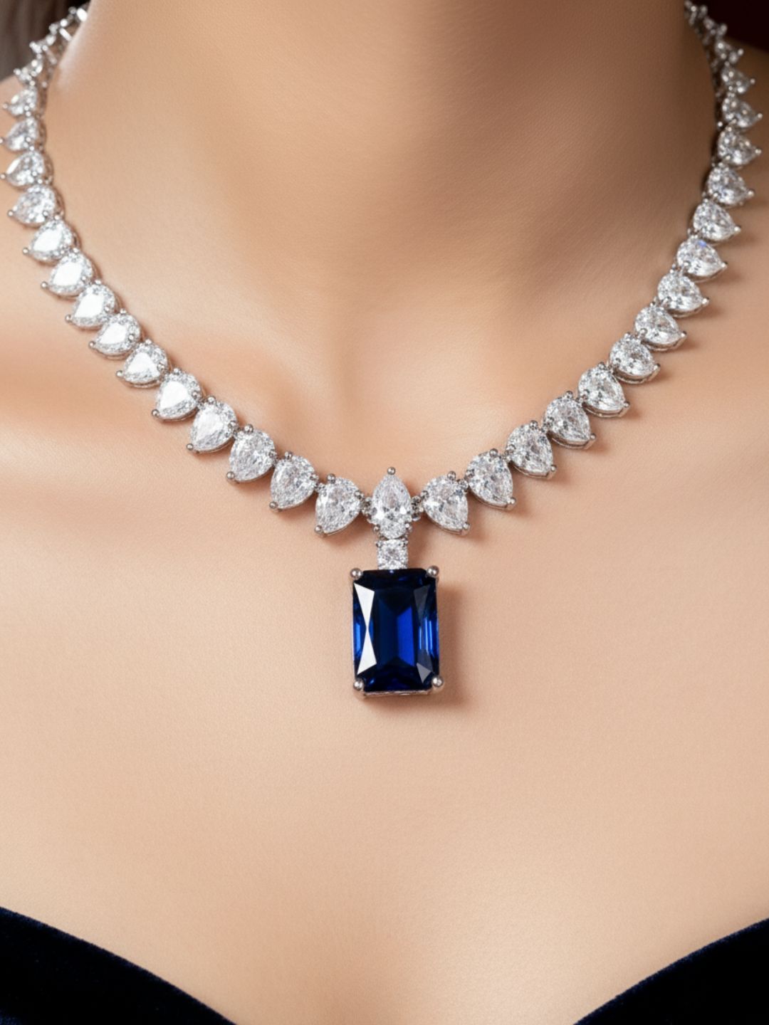 Antaara Diamond Necklace with Earings