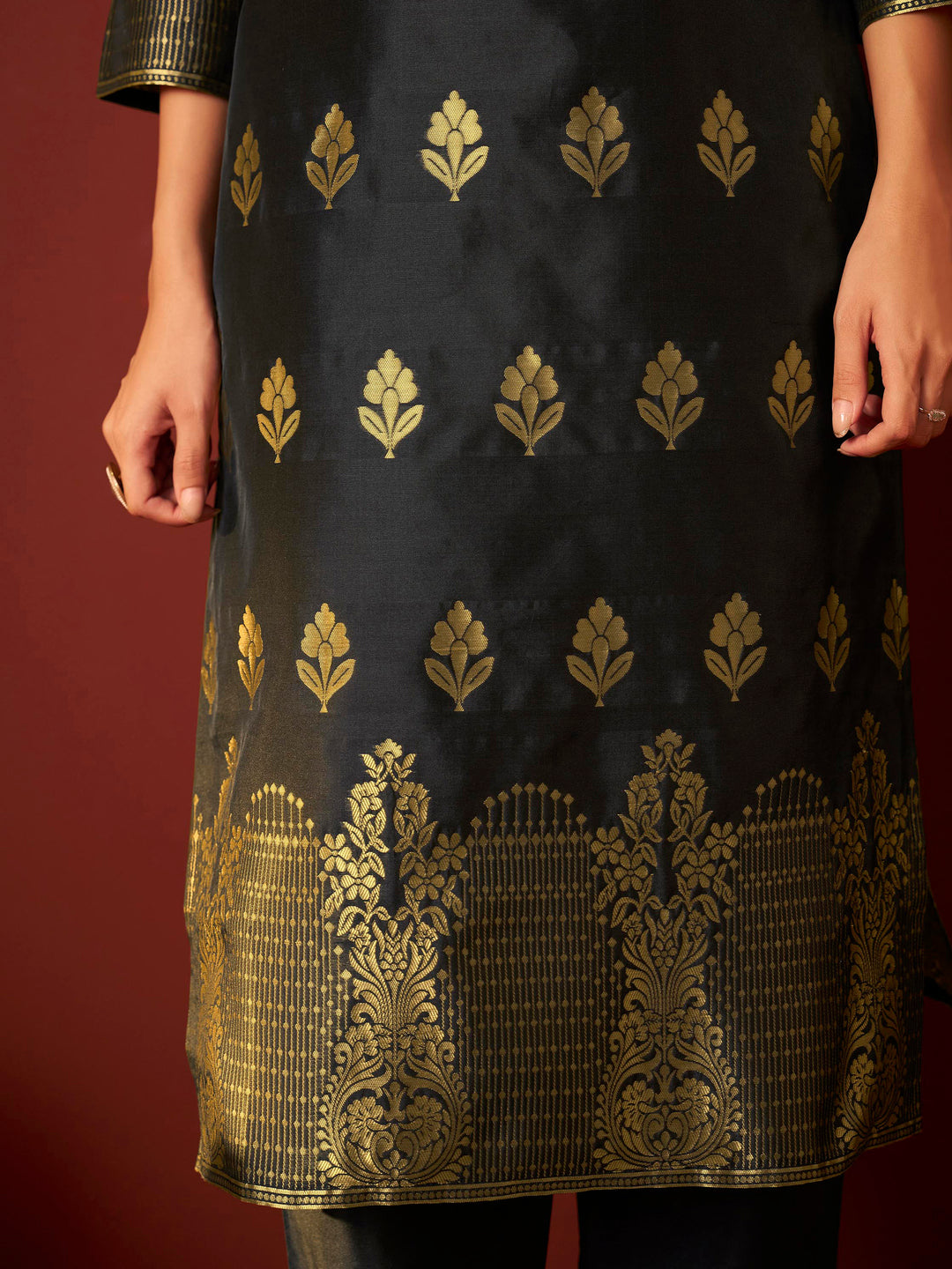 Nisha Onyx Heavy Suit Set