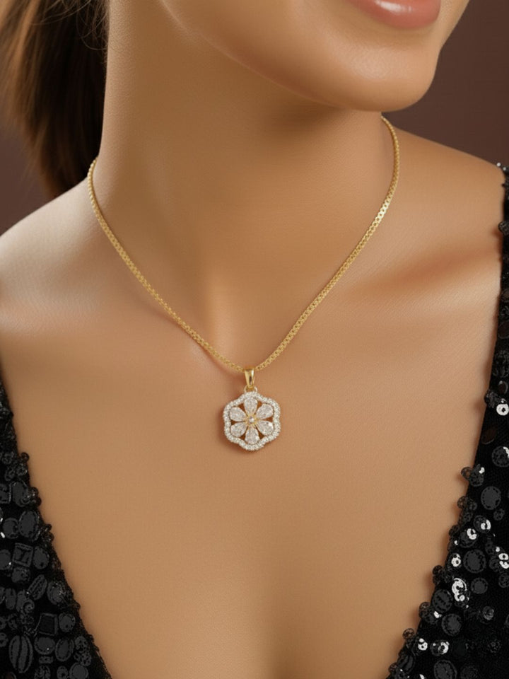 Antaara diaomond earing & pendant stud