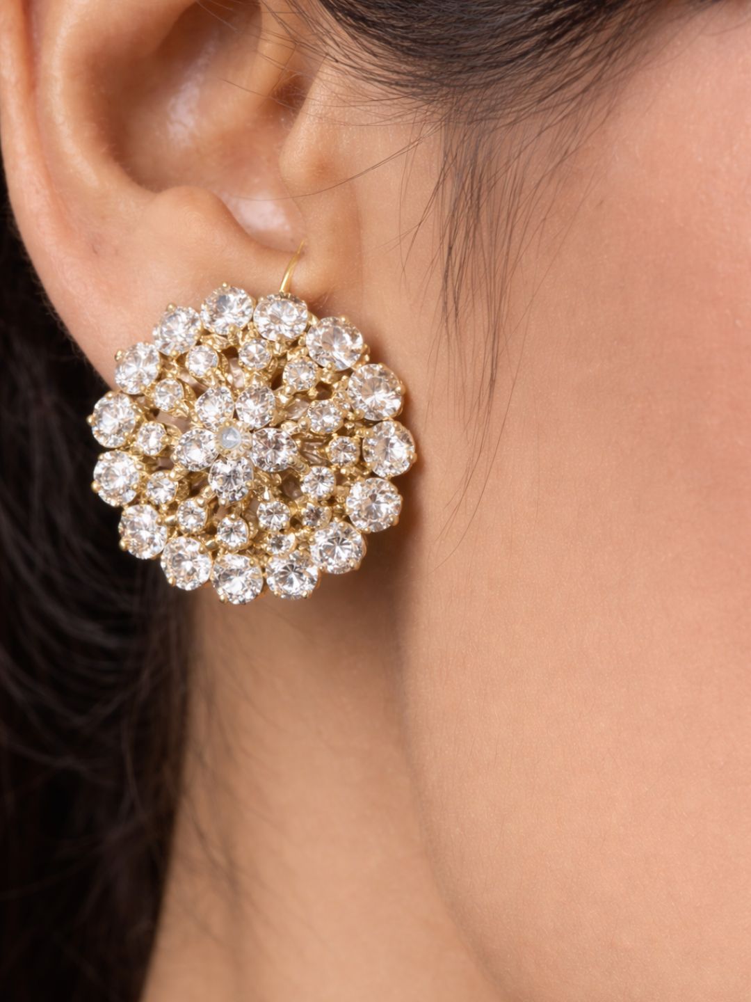 Nayra diamond pendant with earings set