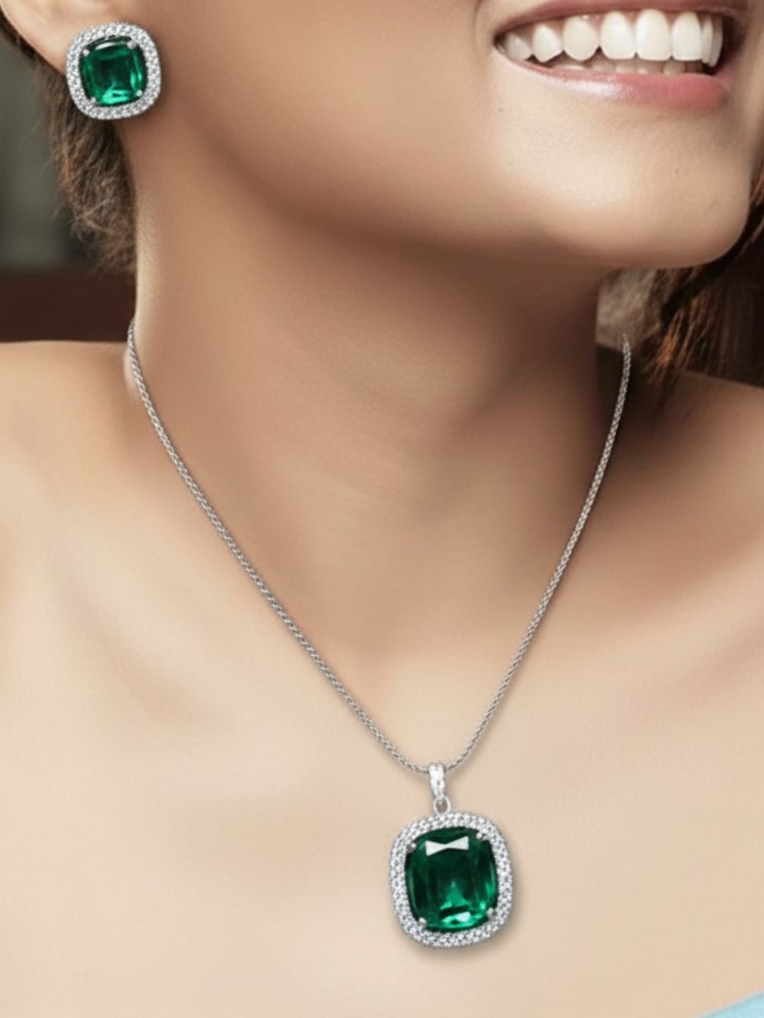 Savana Diamond Earing & Pendant Set