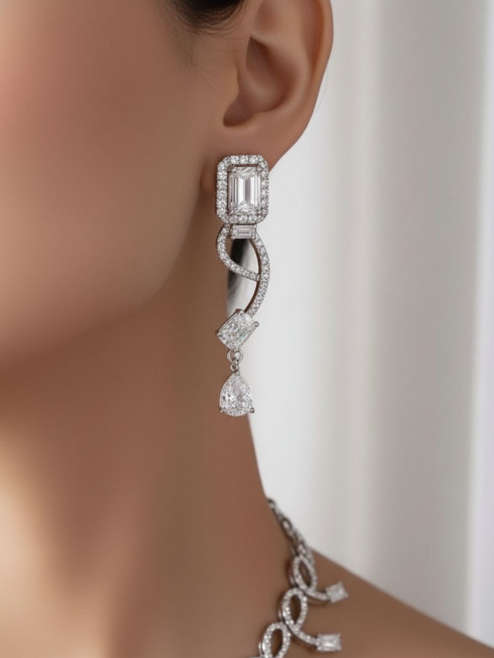 Antaara Diamond Necklace with Earings
