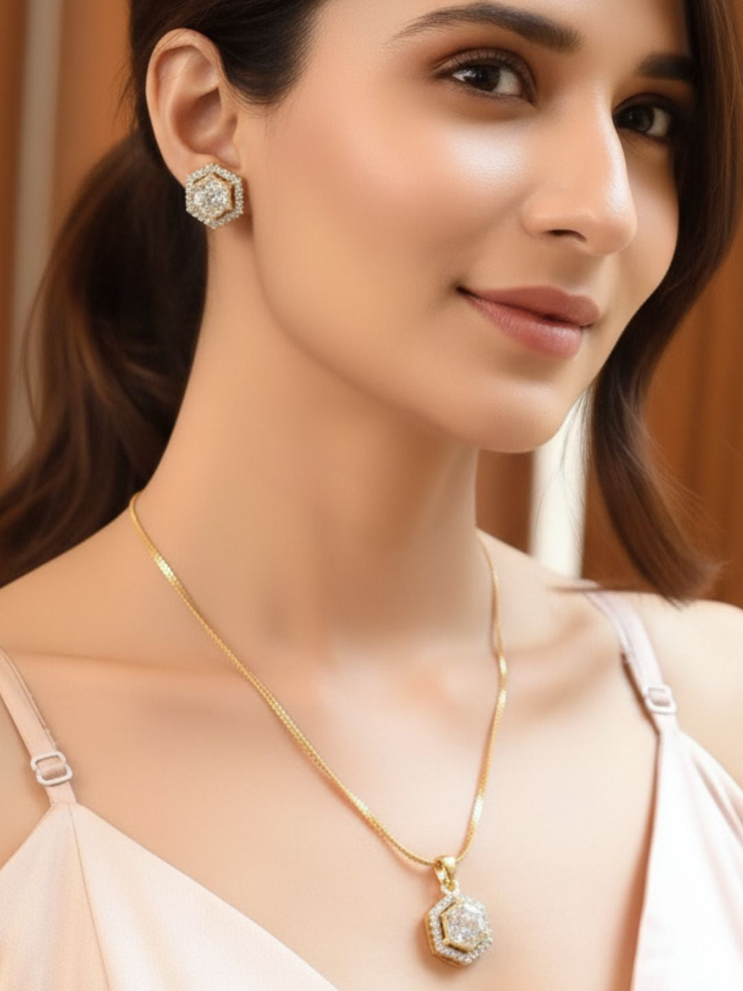 Shama Diamond Earing & Pendant Set