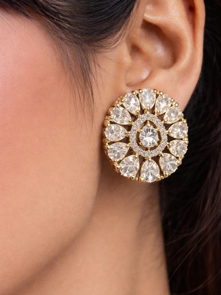Nayra diamond pendant with earings set