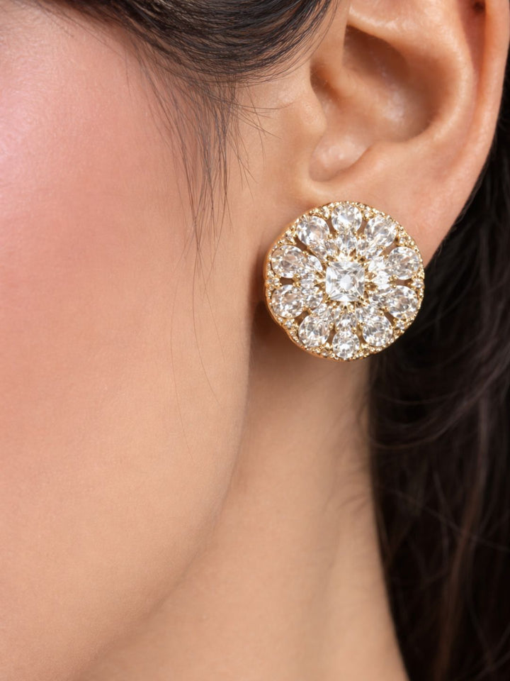 Nayra diamond pendant with earings set