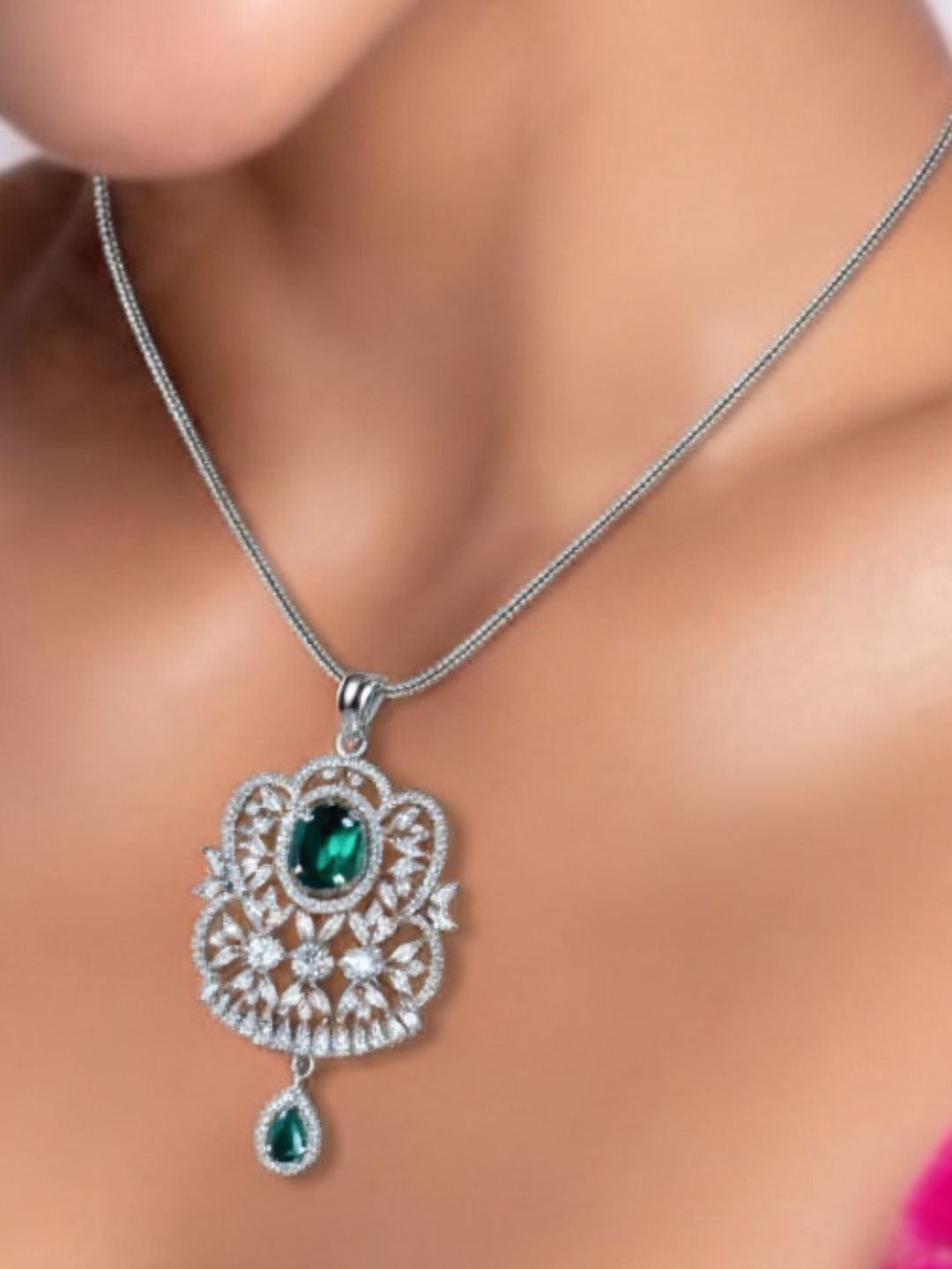 Savana Diamond Earing & Pendant Set