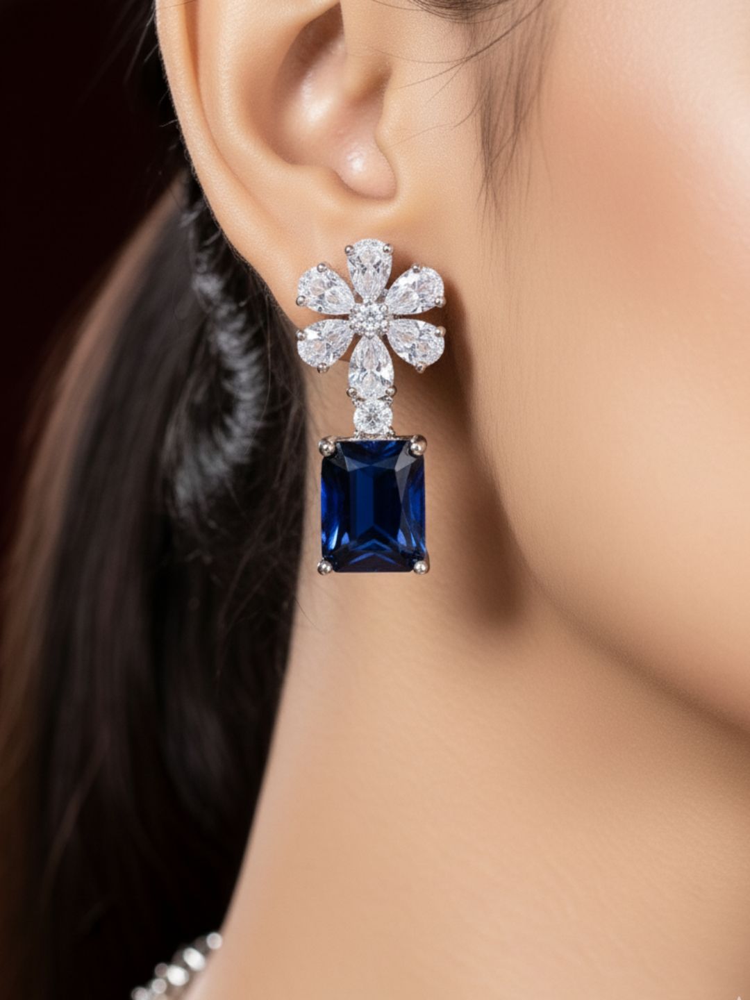 Antaara Diamond Necklace with Earings