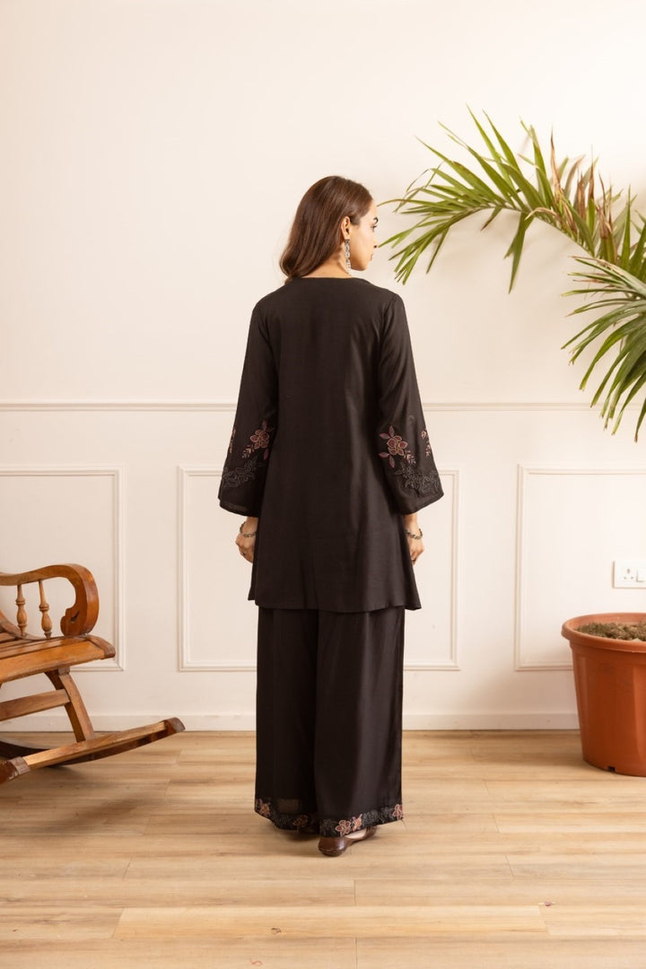 Karen irium embroidery cotton co-ord set