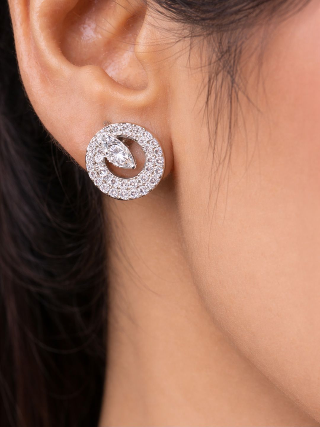 Alankrita Diamond earing & pendant stud