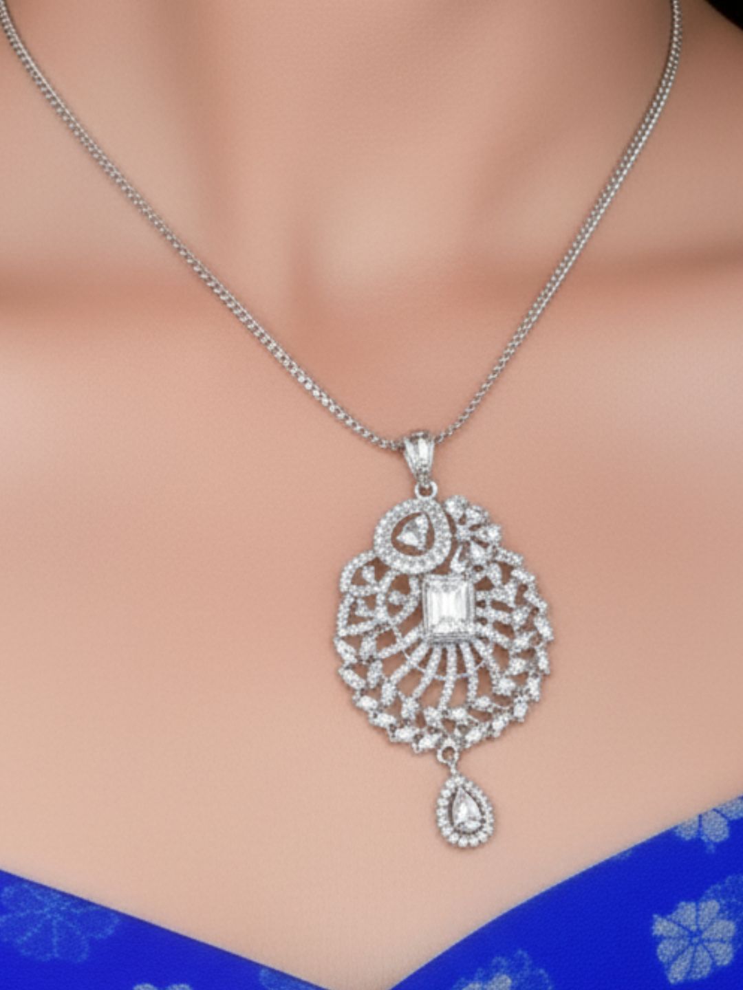 Savana Diamond Earing & Pendant Set