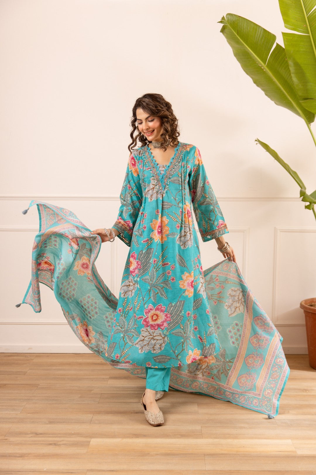 Karen artic embroidery cotton suit set