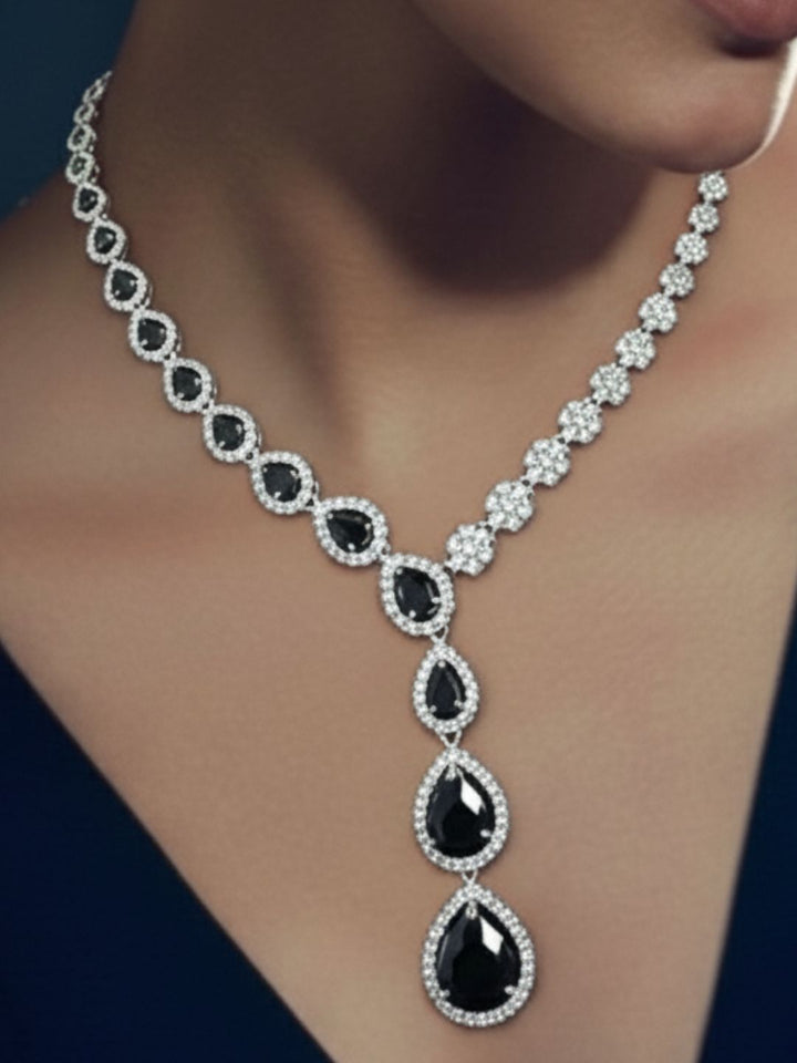 Antaara Diamond Necklace with Earings