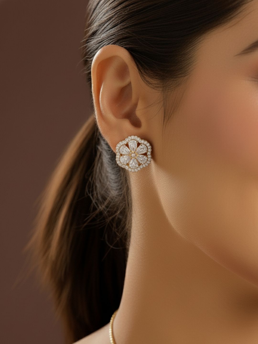 Antaara diaomond earing & pendant stud