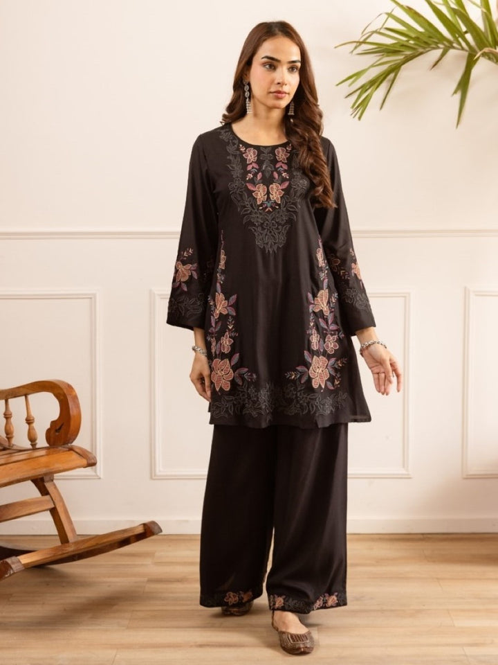 Karen irium embroidery cotton co-ord set