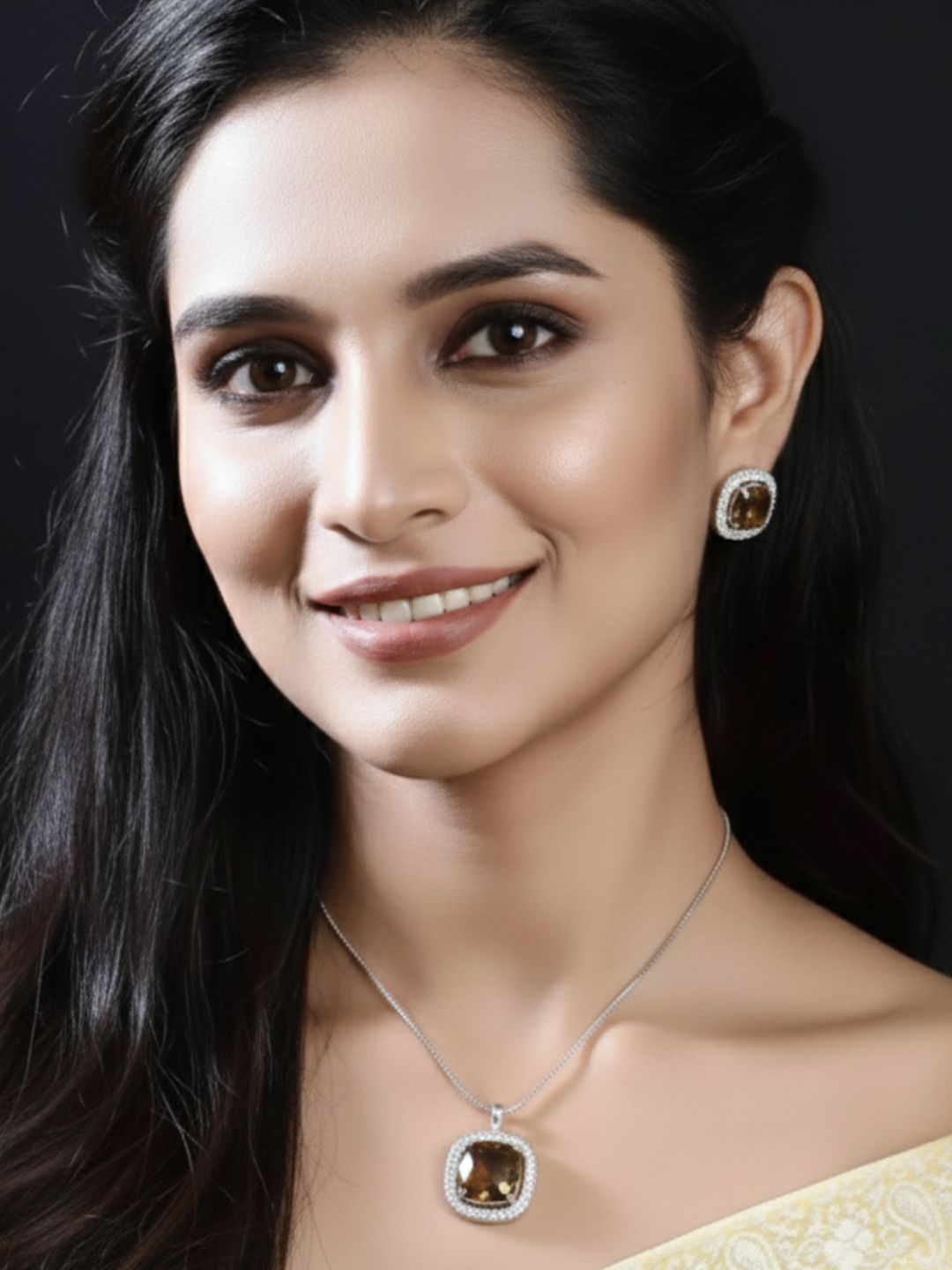 Savana Diamond Earing & Pendant Set