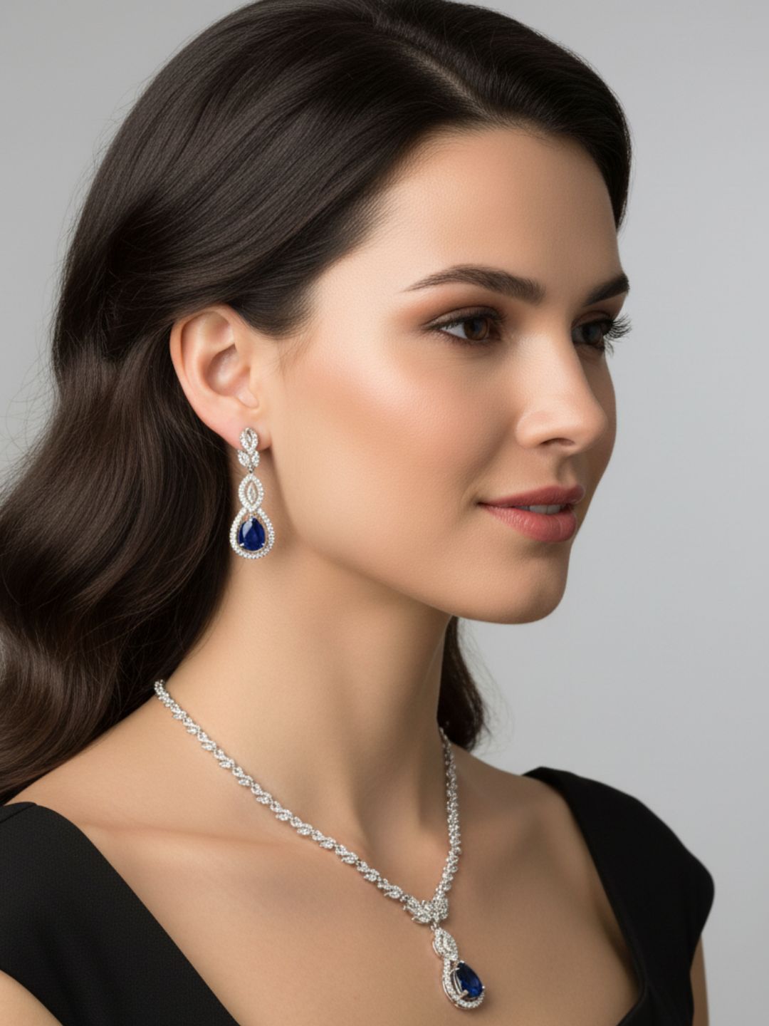 Antaara Diamond Necklace with Earings