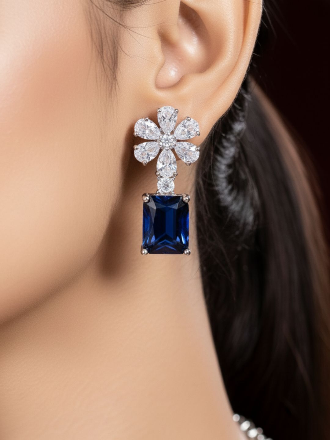 Antaara Diamond Necklace with Earings