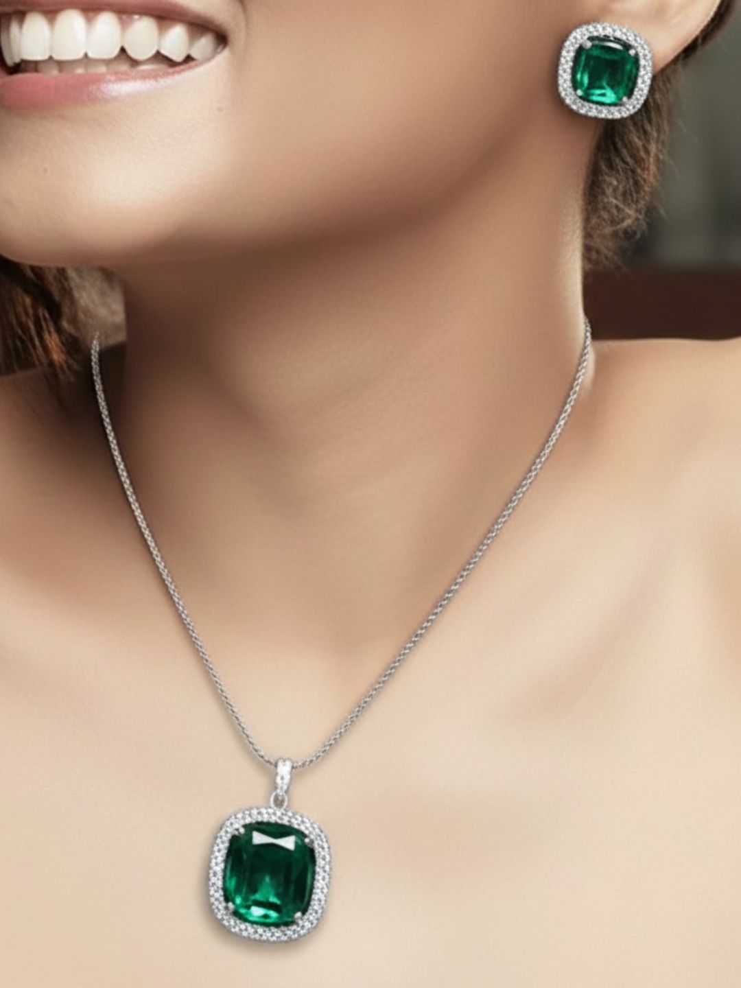 Savana Diamond Earing & Pendant Set