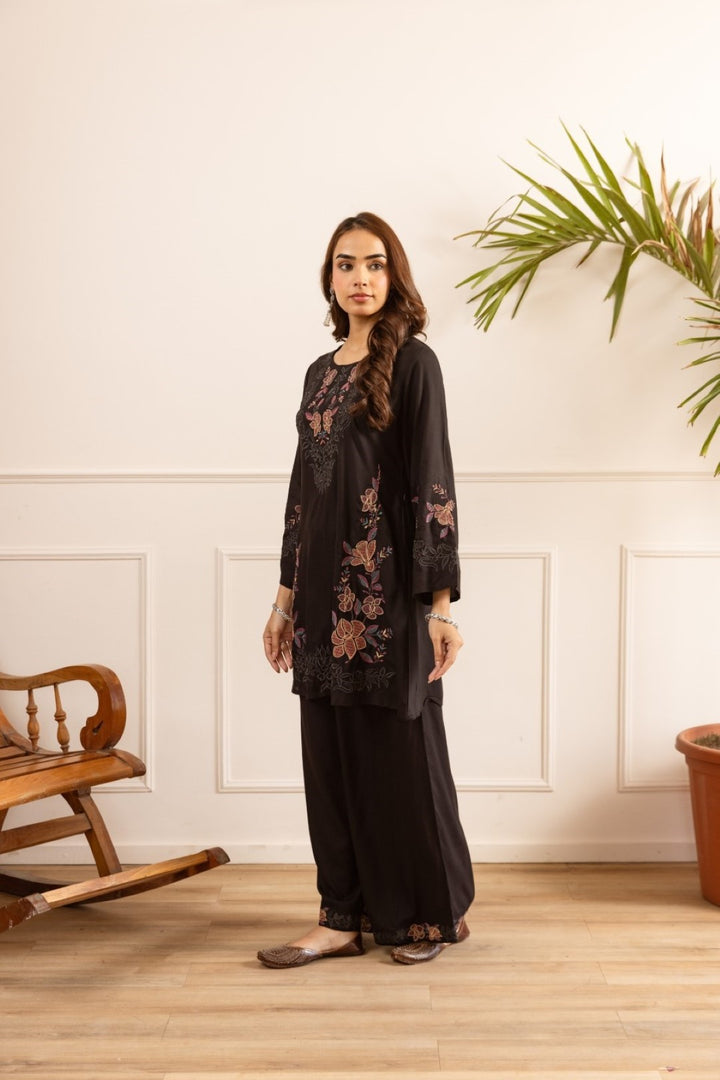 Karen irium embroidery cotton co-ord set