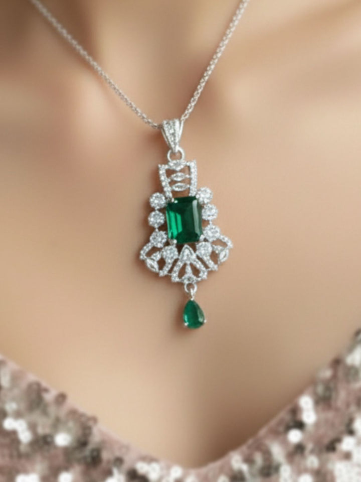Savana Diamond Earing & Pendant Set