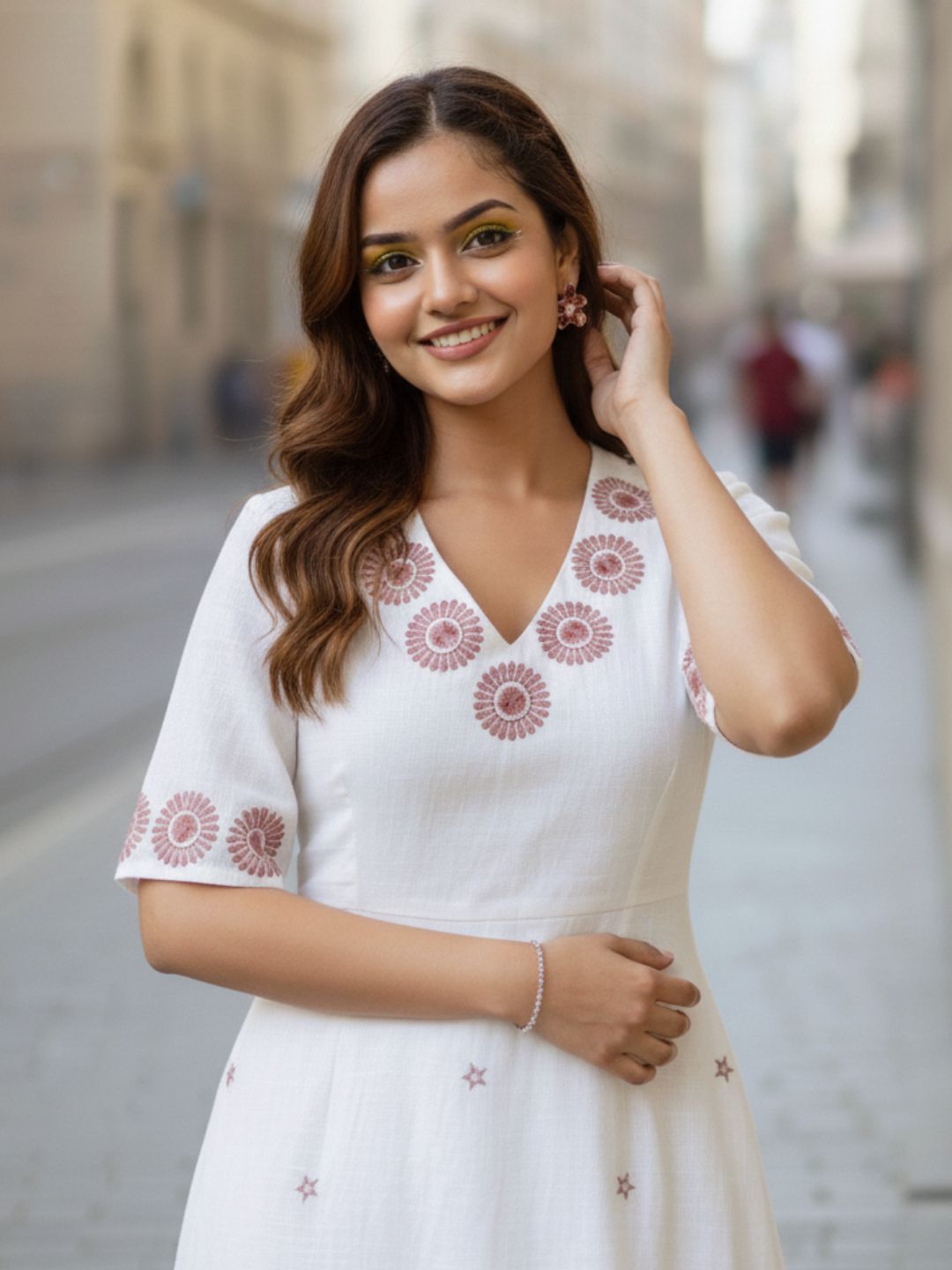 Viva daisy Embroidered Dress