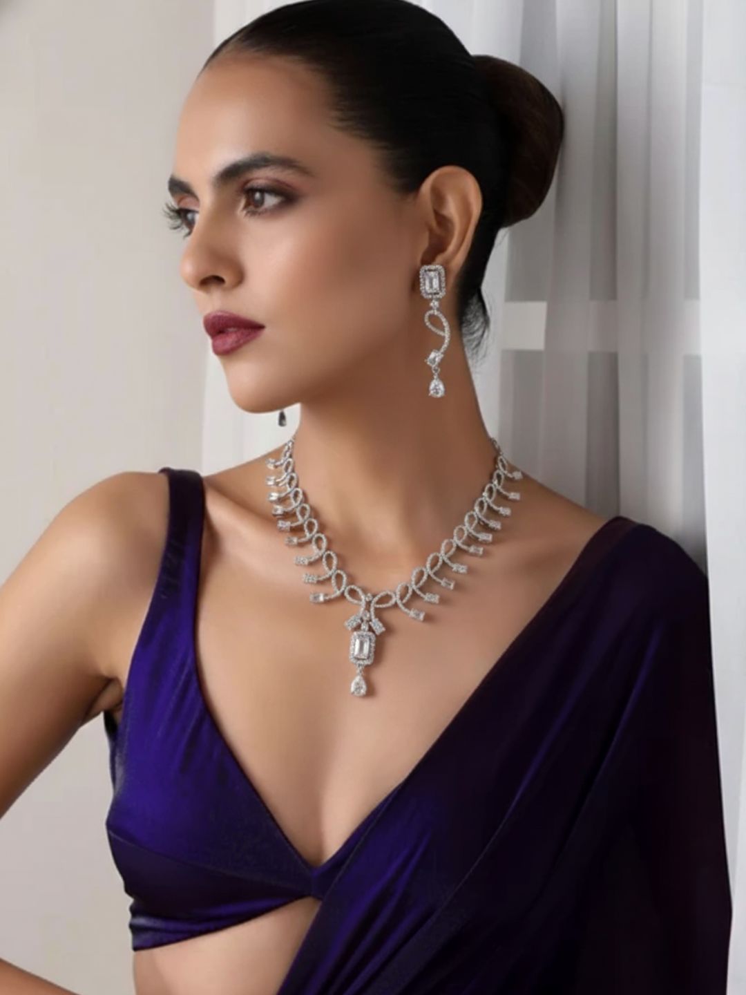 Antaara Diamond Necklace with Earings