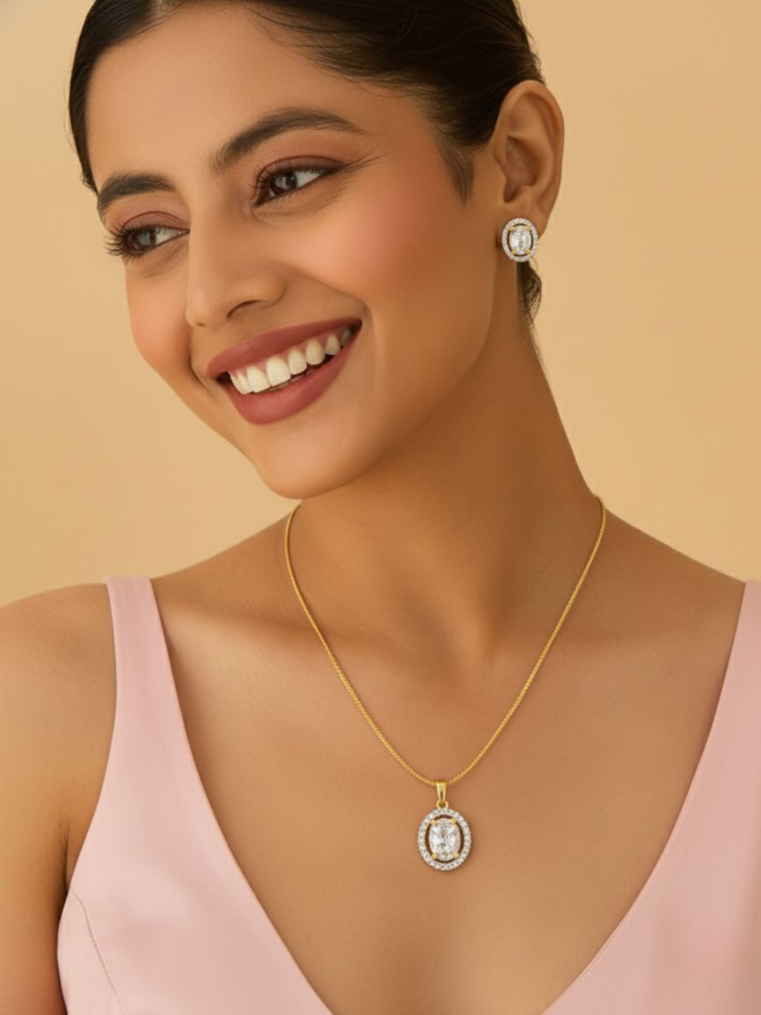 Antaara diamond earing & pendant stud