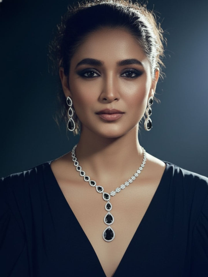 Antaara Diamond Necklace with Earings