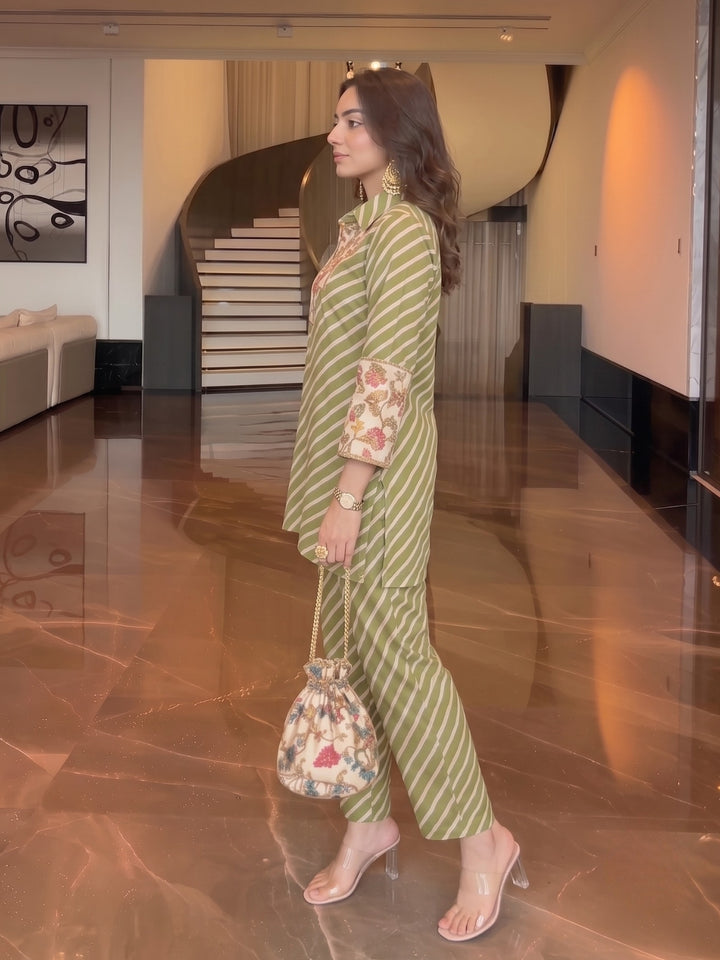 Akshara Pea Printed Co-Ord Set (Comes With Potli)