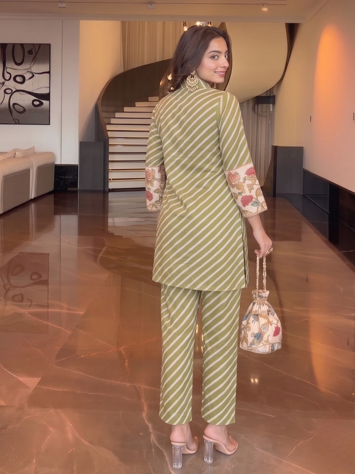 Akshara Pea Printed Co-Ord Set (Comes With Potli)